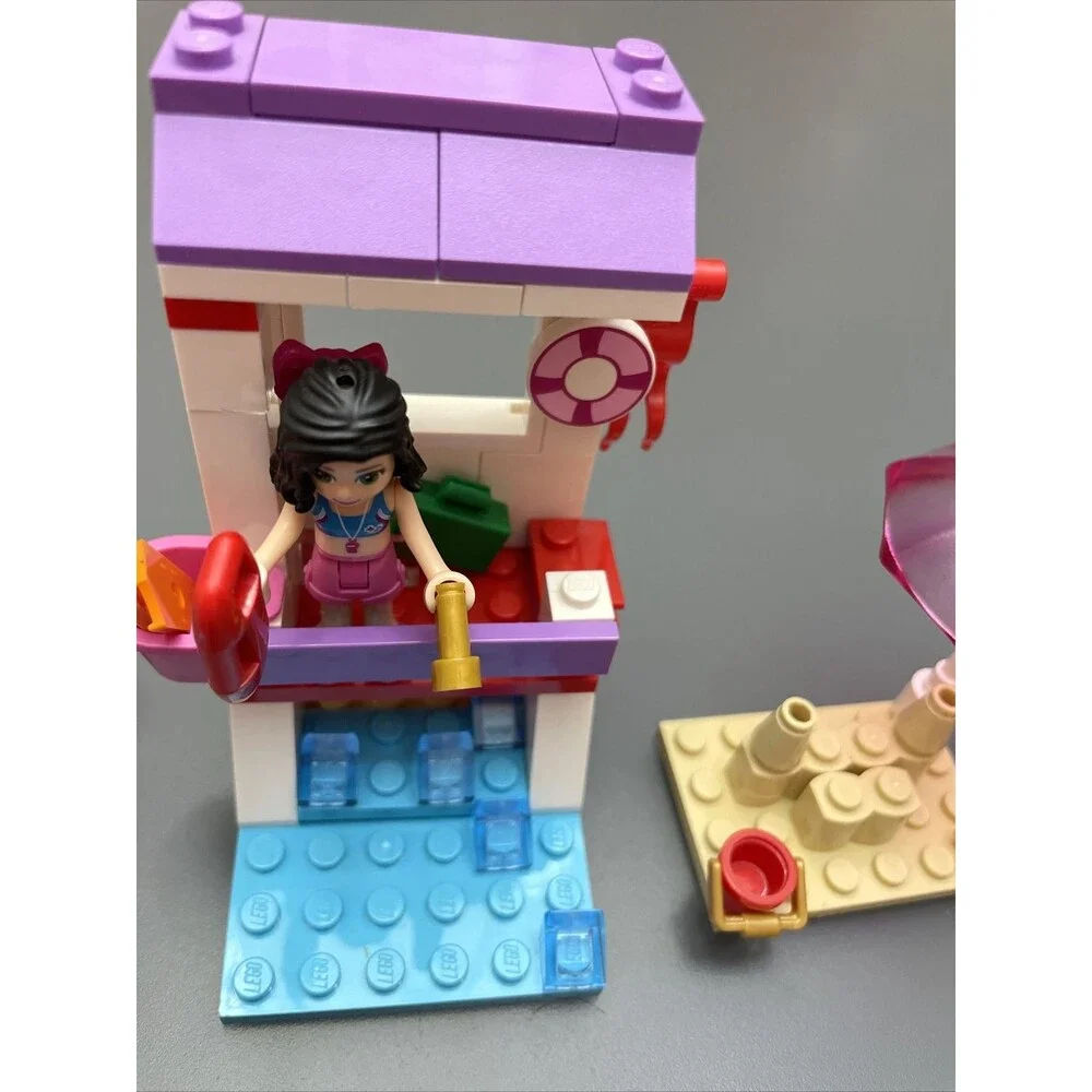 41028 Lego Friends - Emma's Lifeguard Post complete with instructions no box